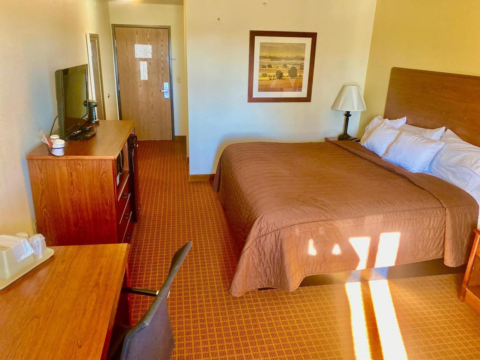 Park View & Near Great Bend 4* Hoisington