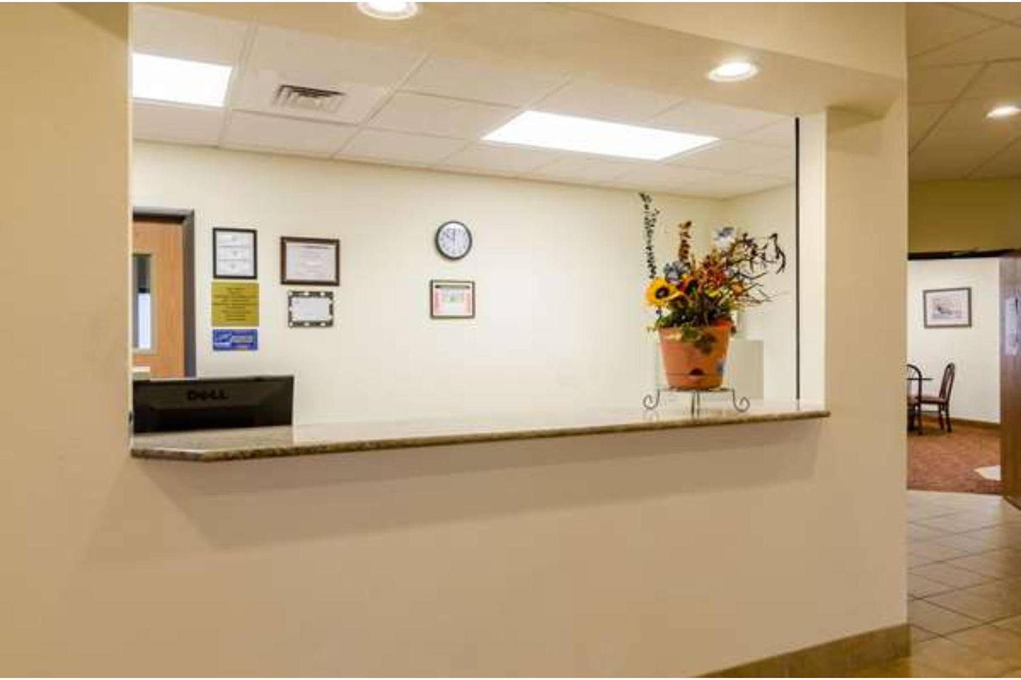 Park View & Near Great Bend Hotel 4*