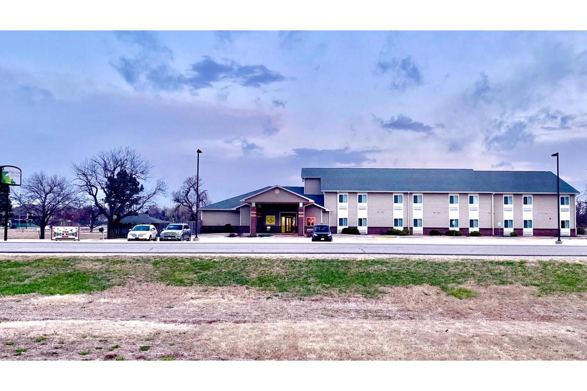 Hotel Park View & Near Great Bend Hoisington