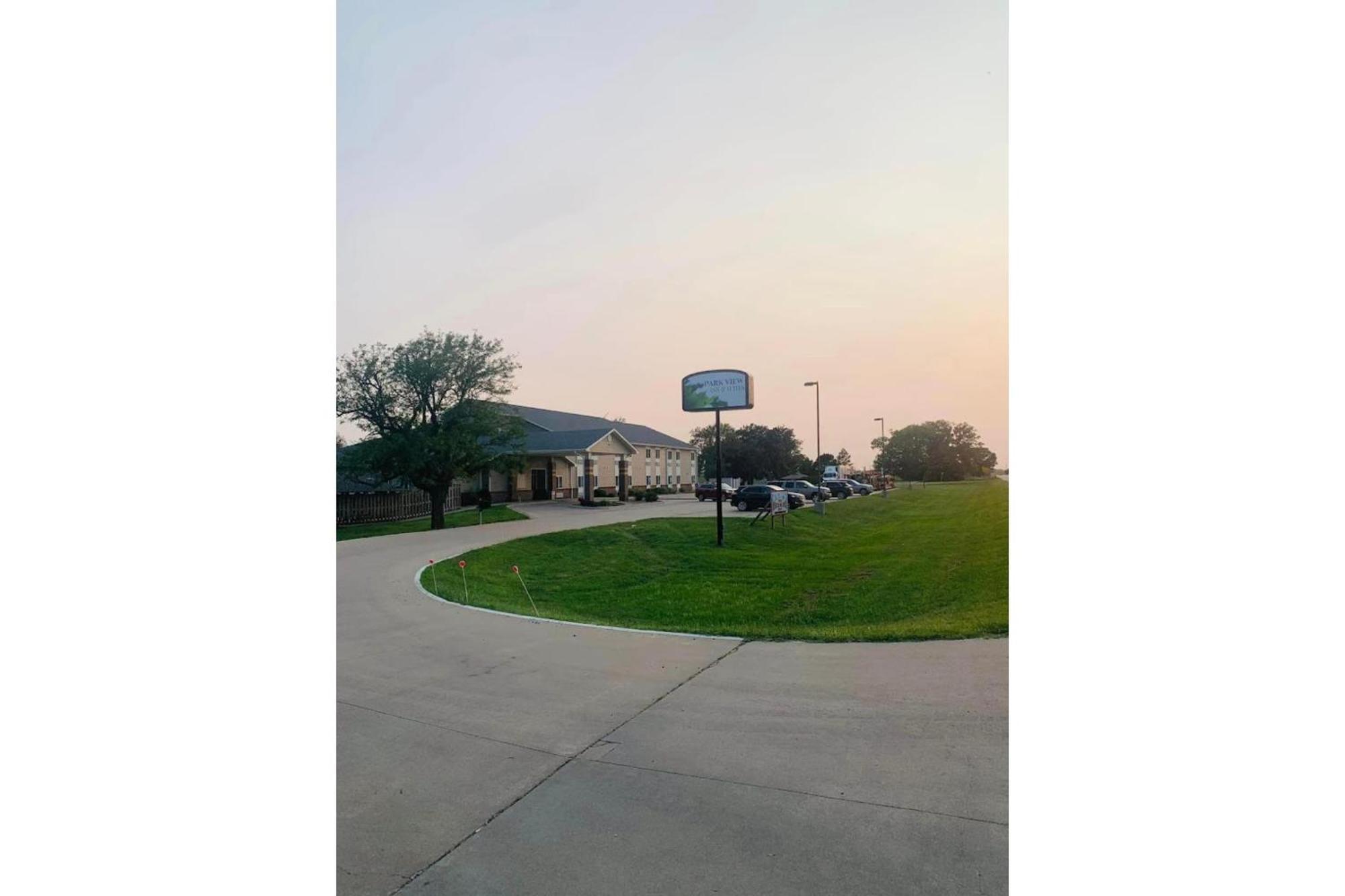 Park View & Near Great Bend 4*