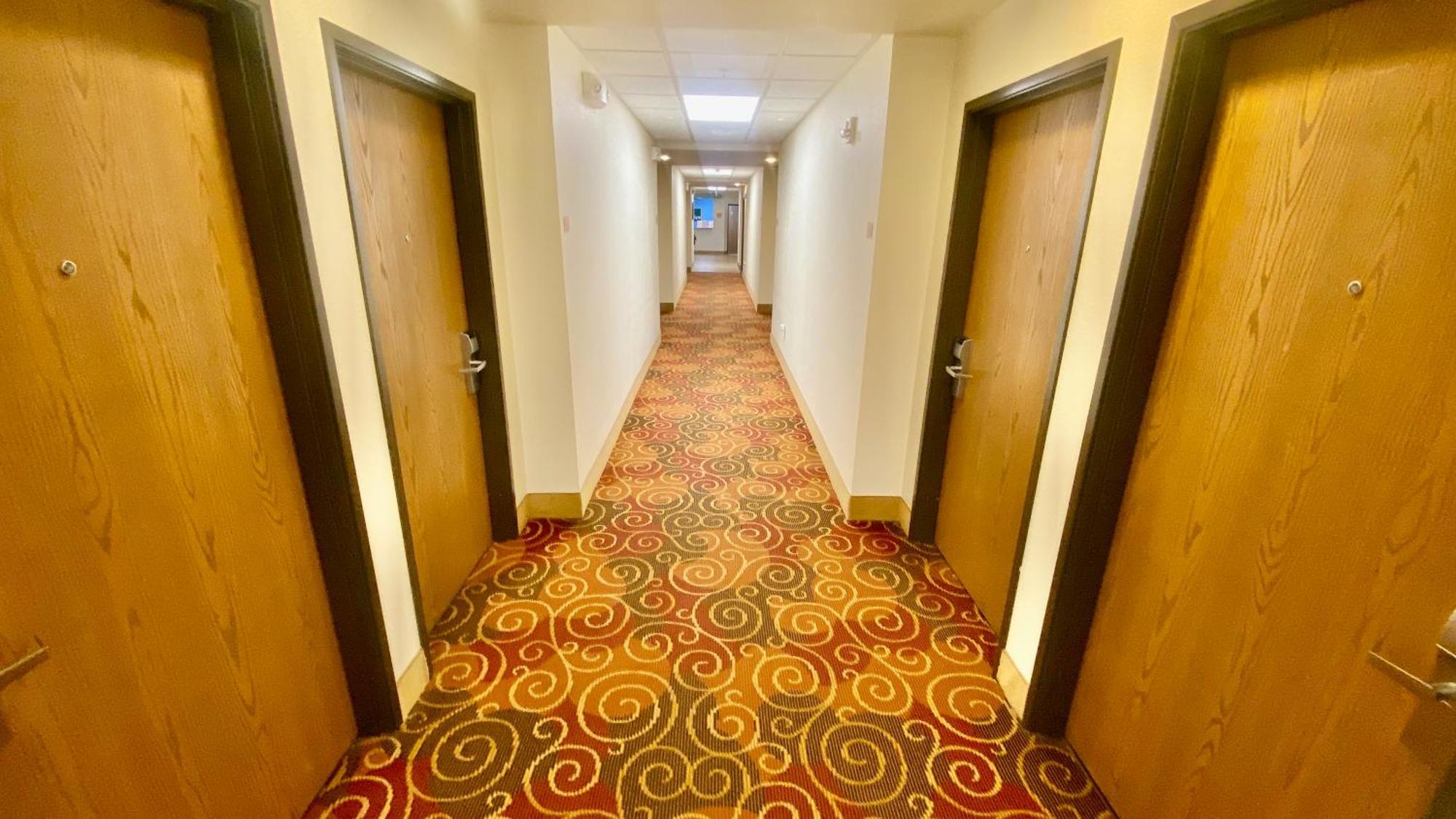 Park View & Near Great Bend Hotel 4*