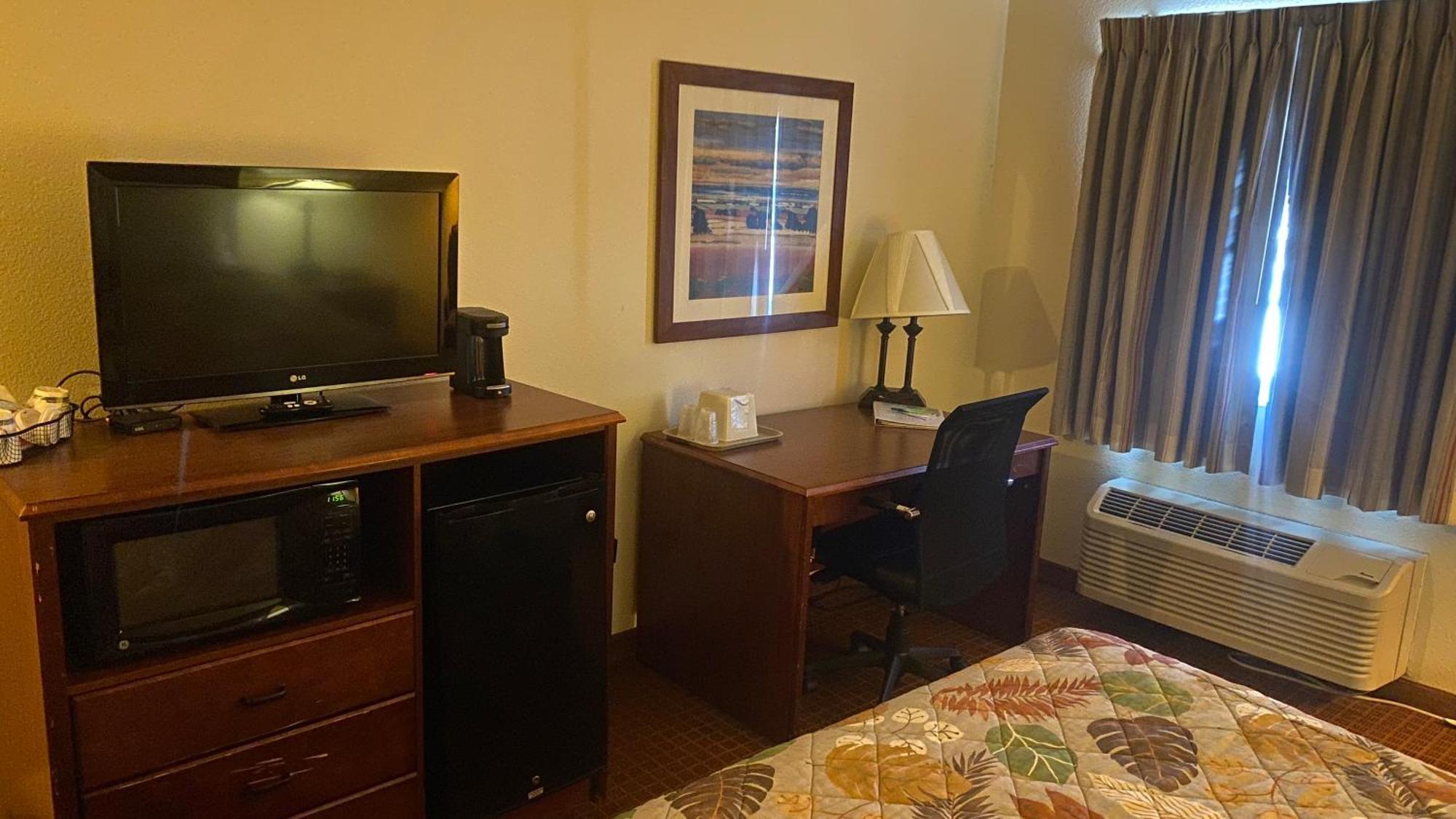 Park View & Near Great Bend 4* Hoisington