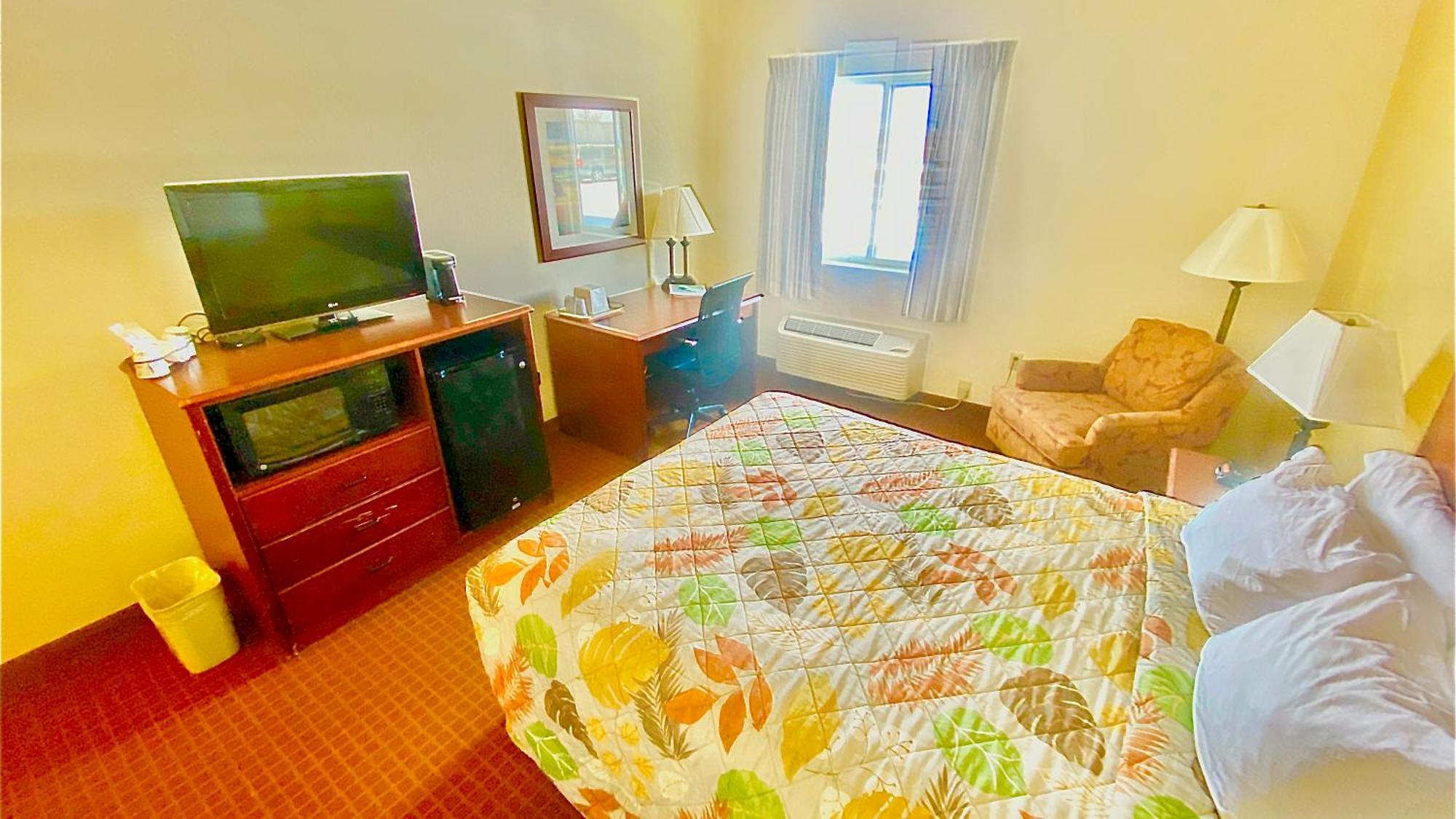Park View & Near Great Bend 4* Hoisington